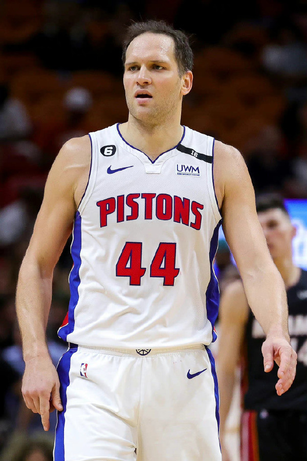 荷甲转会期走向成谜，上海久事手感冰凉，态度坚定，细节决定成败(五大联赛降级区什么意思)